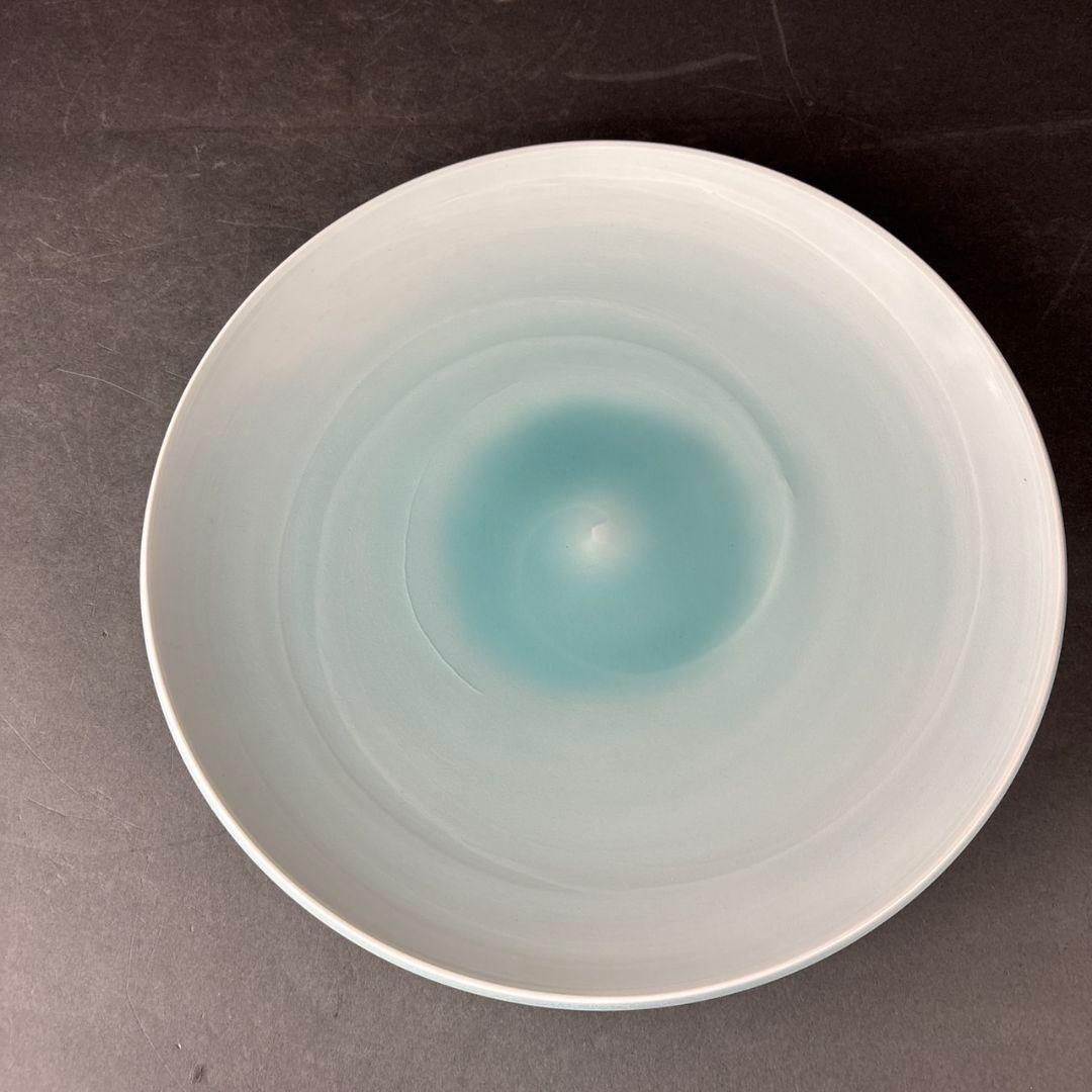 角谷英明　青白磁　渦文　盛皿　共箱　　父:角谷一圭