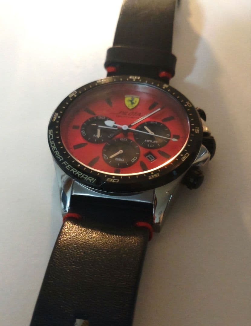 Scuderia Ferrari クロノグラフ 時計 レッド