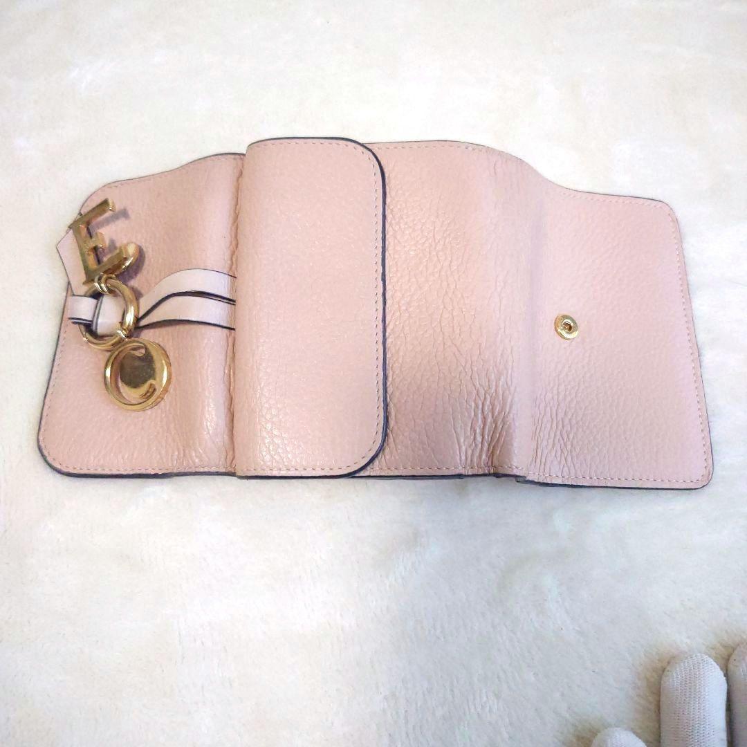 【美品・大人気】クロエ コンパクトウォレット アルファベット チャーム ピンク系