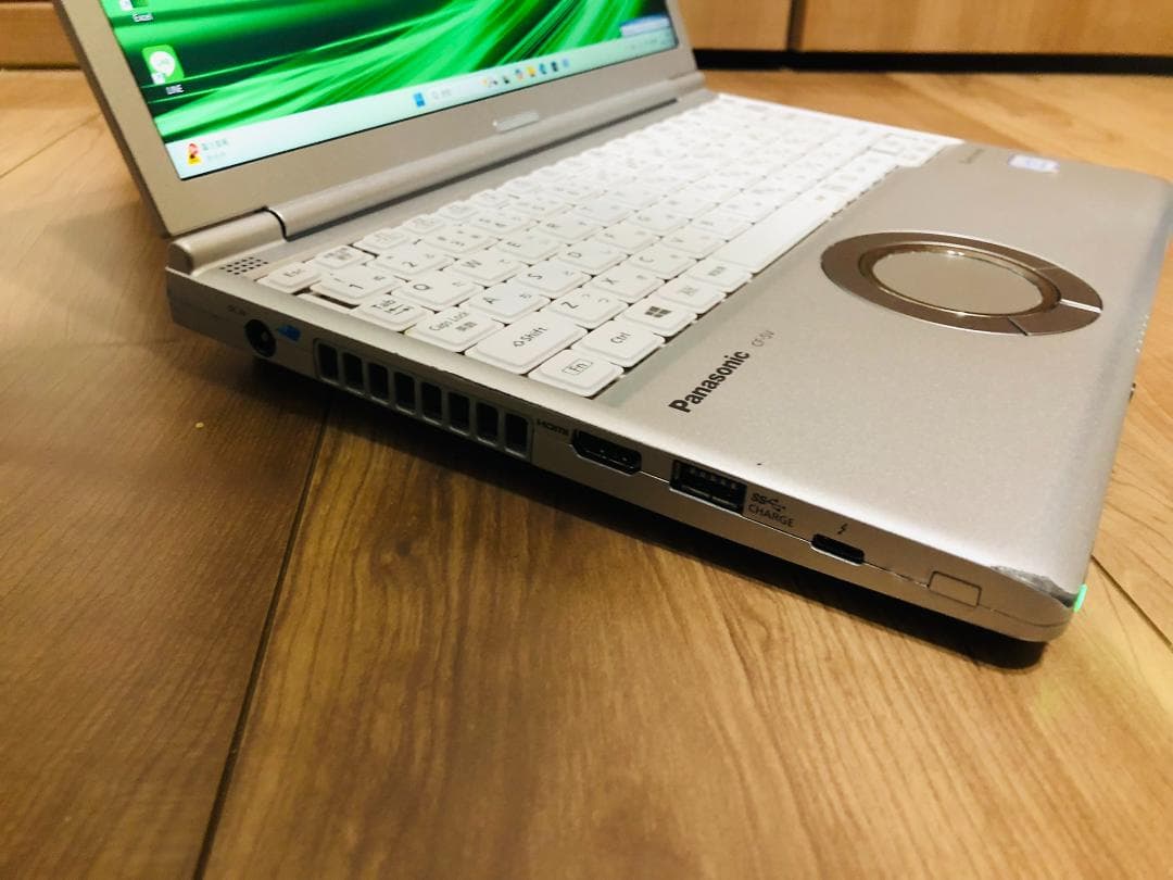 レッツノートSV8 / 256GB/8GB/OFFICE2021/バッテリー良好