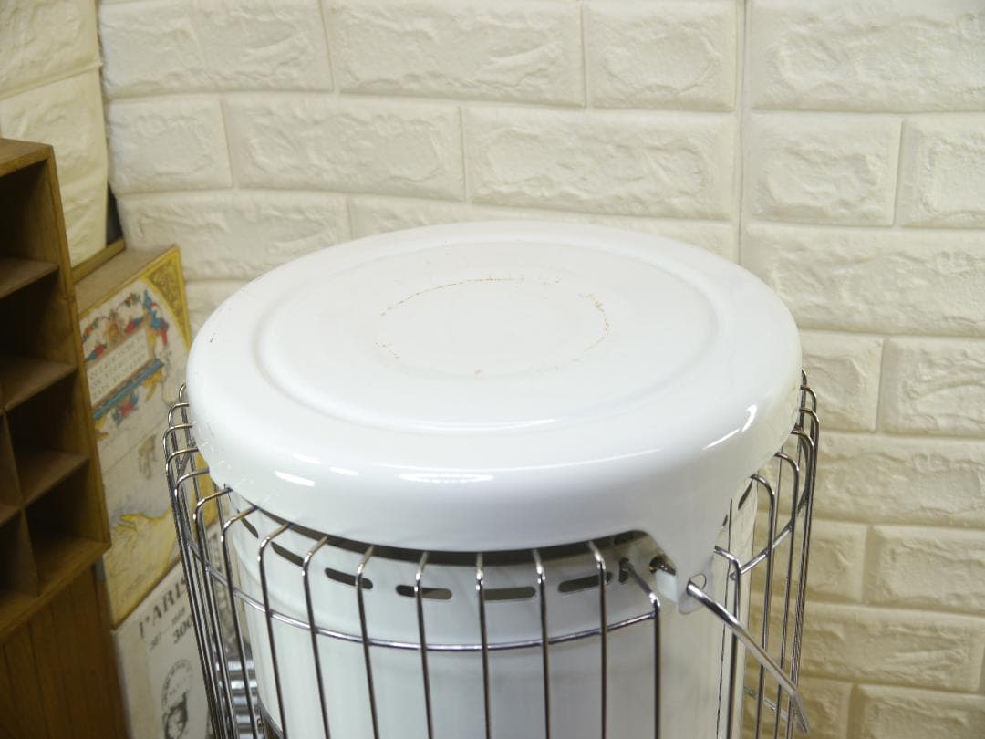 2013年◆送料込み出品◆コロナ　ホワイト 円筒形 石油ストーブ