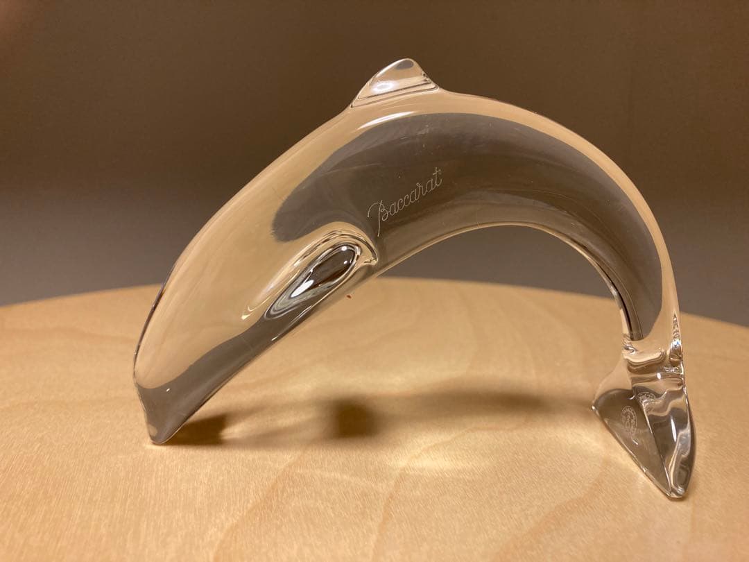 バカラ　イルカ　フィギュリン