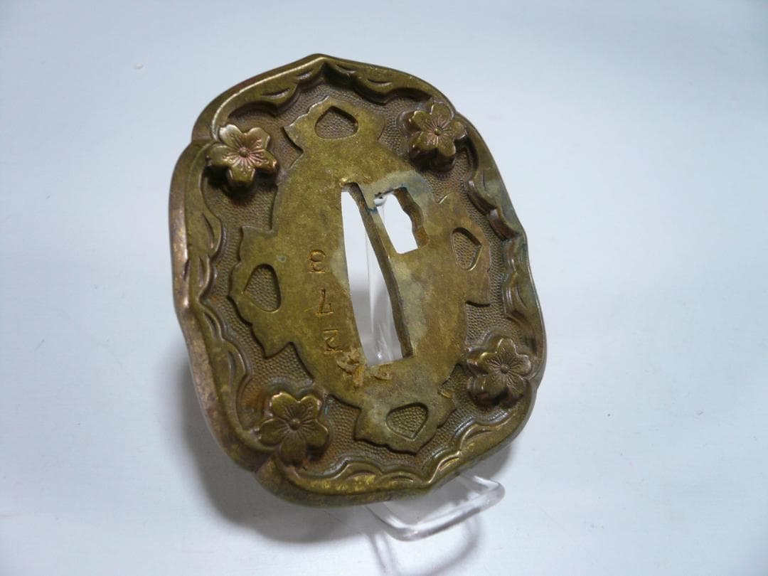 軍刀 鍔 旧日本軍 刀装具 時代物 刻印 日本刀 士官 指揮刀 将校 儀礼刀