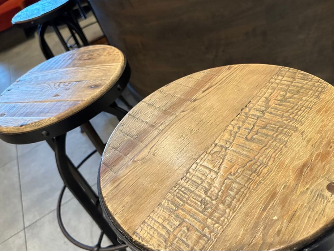 【BACCHUS STOOL】 バッカス スツール