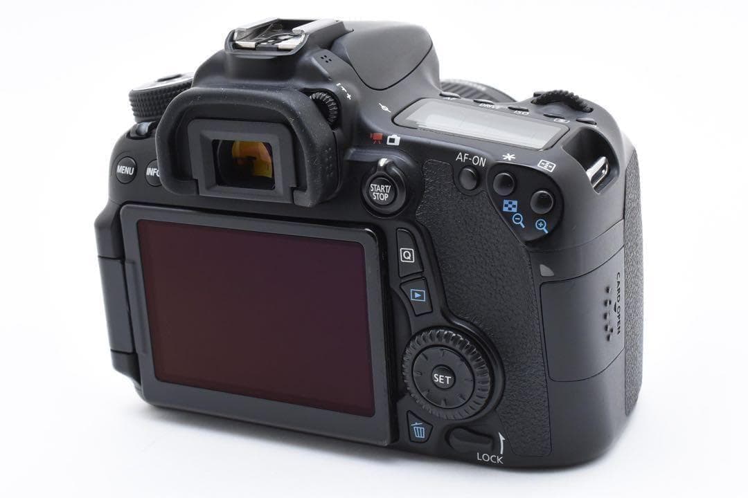 キャノン EOS 70D★手ぶれ補正レンズ★Wi-Fi★一眼レフカメラ