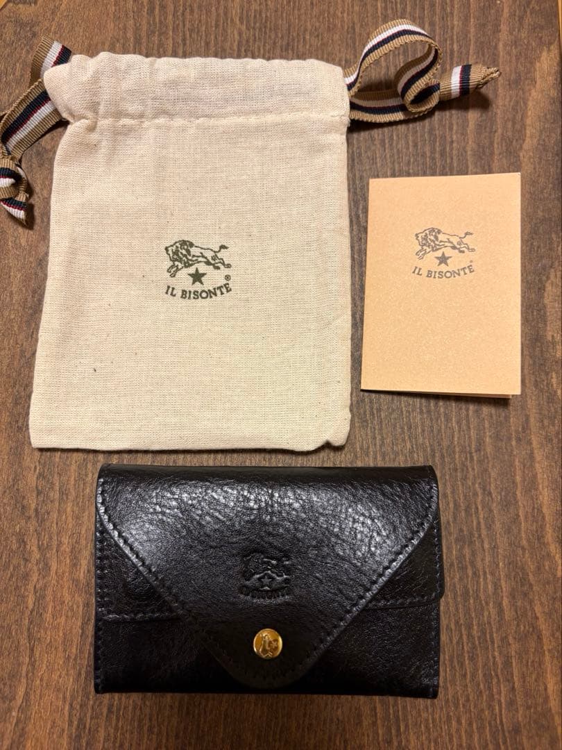 【新品未使用品】　IL BISONTE ブラックレザーケース　カードケース
