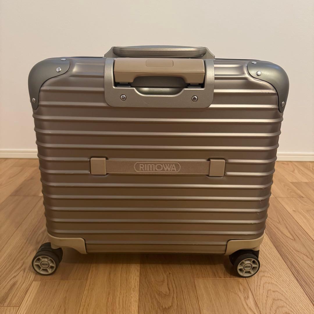 s*9様 【貴重な4輪タイプ】RIMOWA キャリーケース トパーズ チタニウム