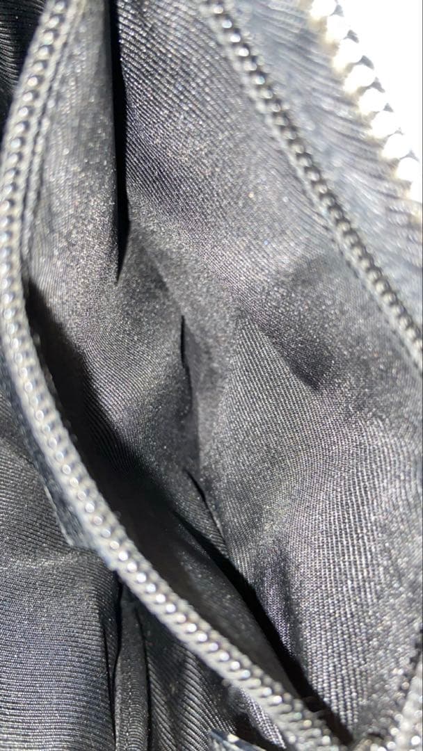 GUCCI ショルダーバッグ　GG柄　キャンバス　黒　斜め掛け　ロゴプレート