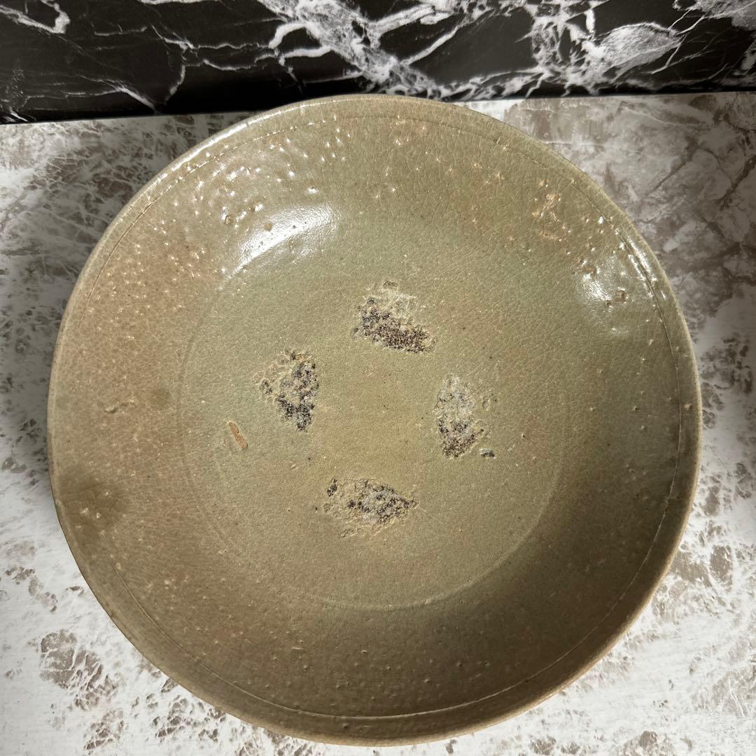 高麗青瓷、平茶碗。無傷、箱。