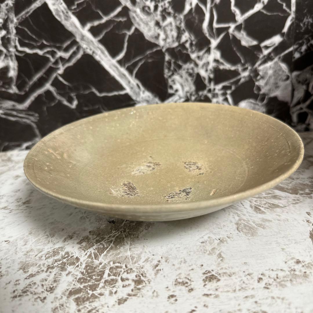 高麗青瓷、平茶碗。無傷、箱。