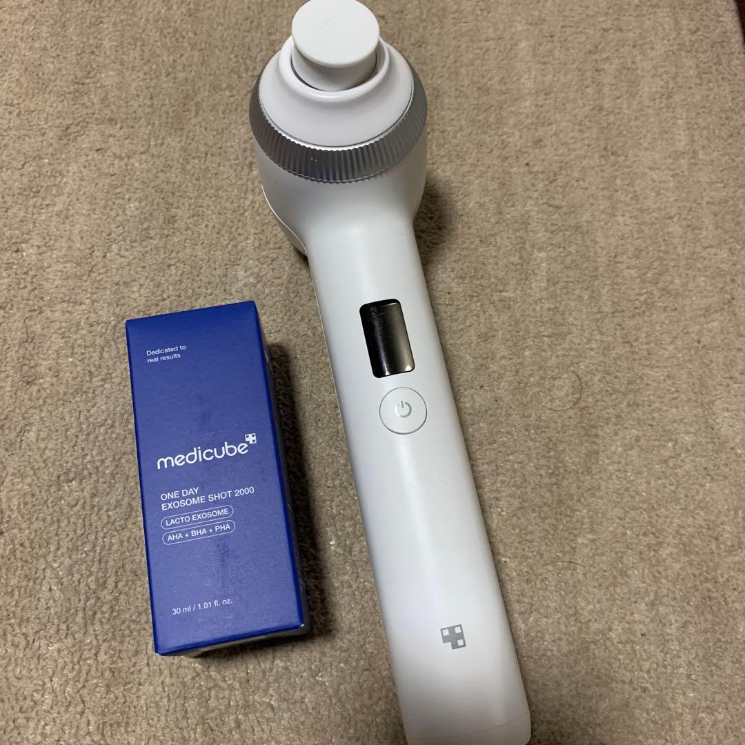 medicube AGE-R ULTRA TUNE 美顔器と美容液