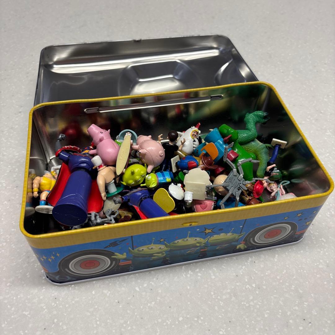 トイ・ストーリー2 フィギュアまとめ売り BUZZの車型缶ケース付き