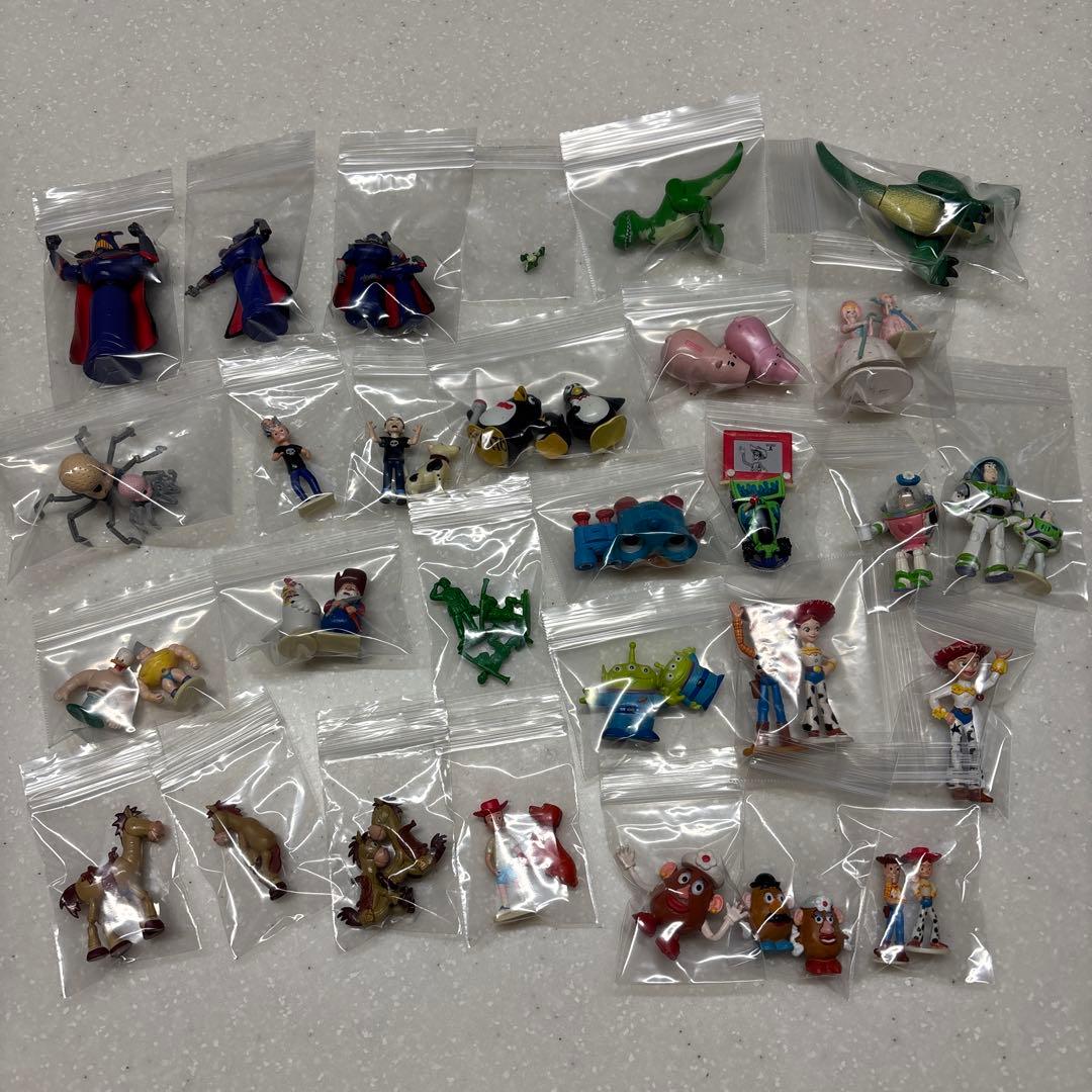 トイ・ストーリー2 フィギュアまとめ売り BUZZの車型缶ケース付き