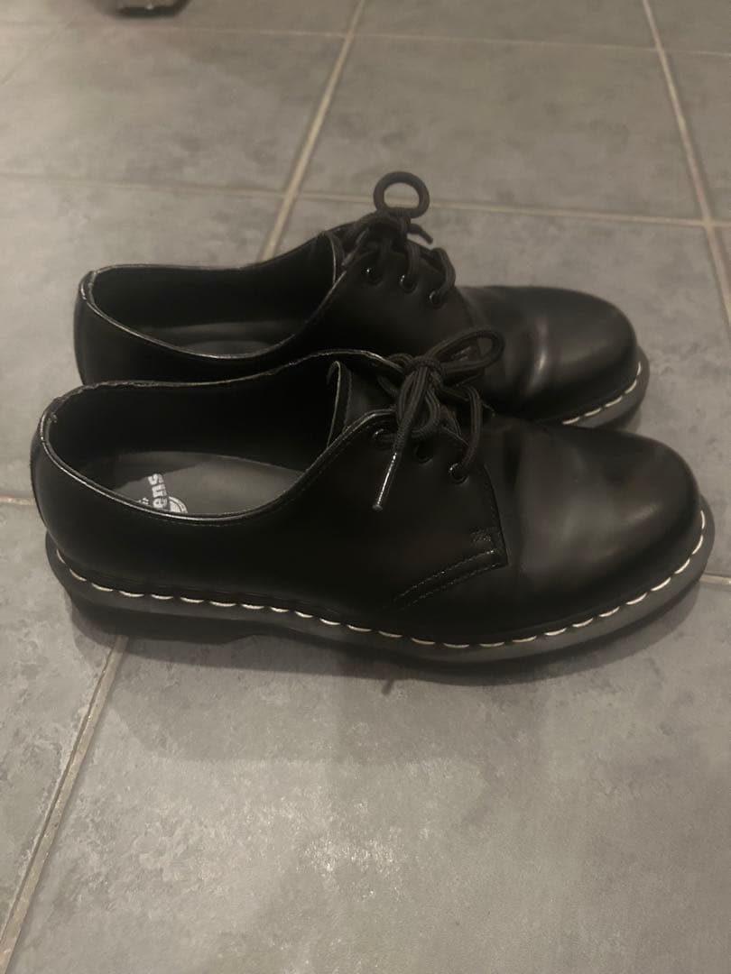 美品ドクターマーチン　Dr.martens 3ホール 1461 白ステッチUK8