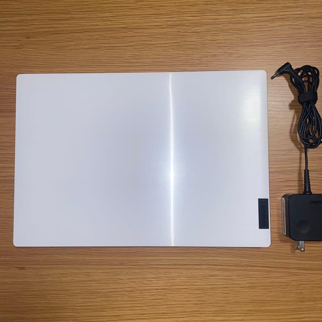 Lenovo 15.6インチホワイト美品❤️快適SSD✨ Windows 11