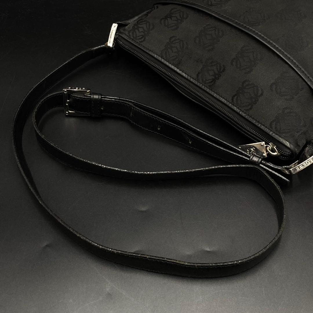 【美品】ロエベ アナグラム ショルダーバッグ ブラック キャンバス