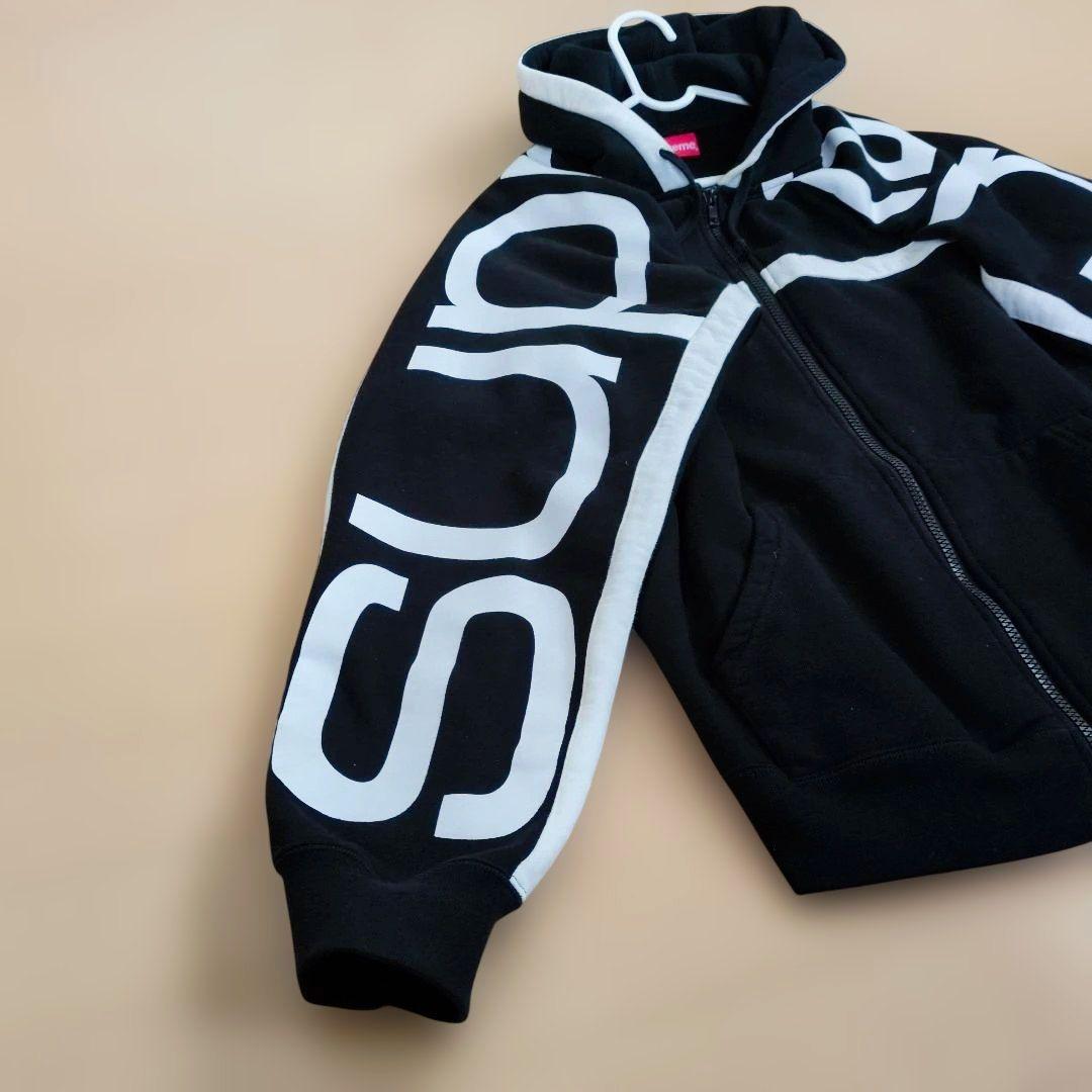 美品☆Supremeロゴパーカー ☆ブラック