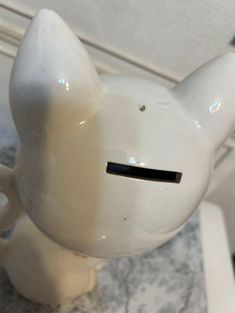 昭和レトロ　1970年代　内藤ルネ　陶器製貯金箱　お花の首飾りの白ネコさん