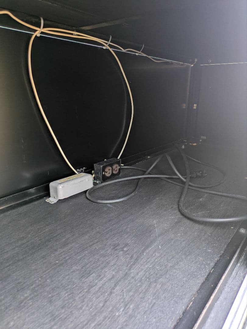 北名古屋市 直接引取限定　ガラスショーケース　店舗什器　ディスプレイ　カウンター