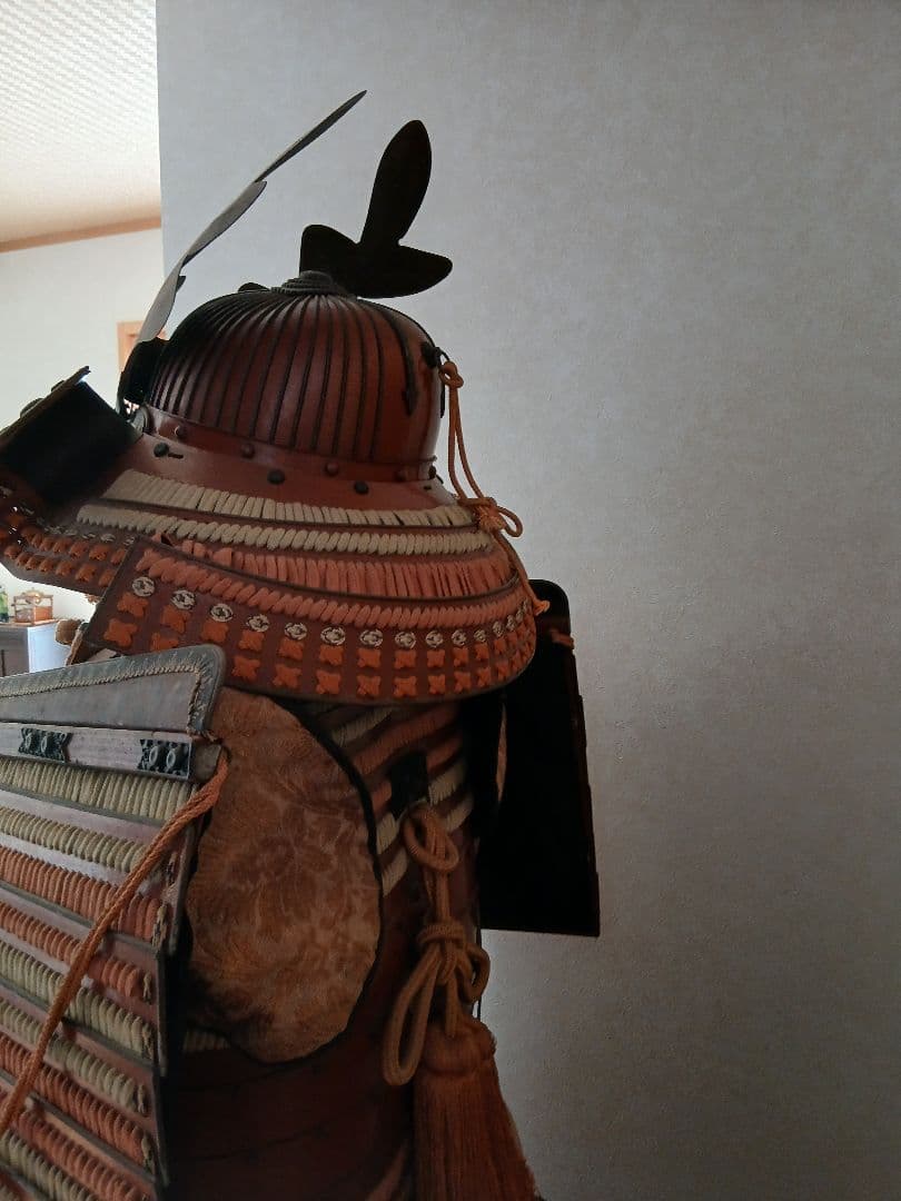 伝統的な日本の武士の鎧