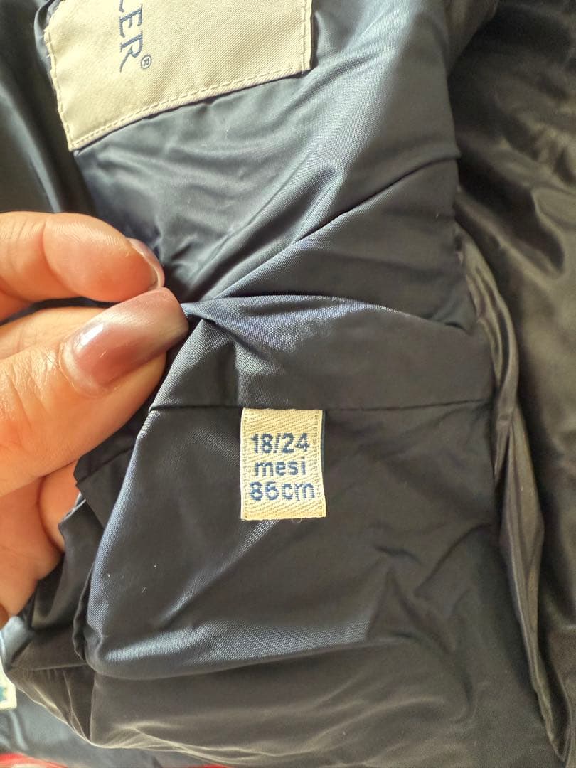 MONCLER黒のフード付きダウンジャケット 18/24 mesi