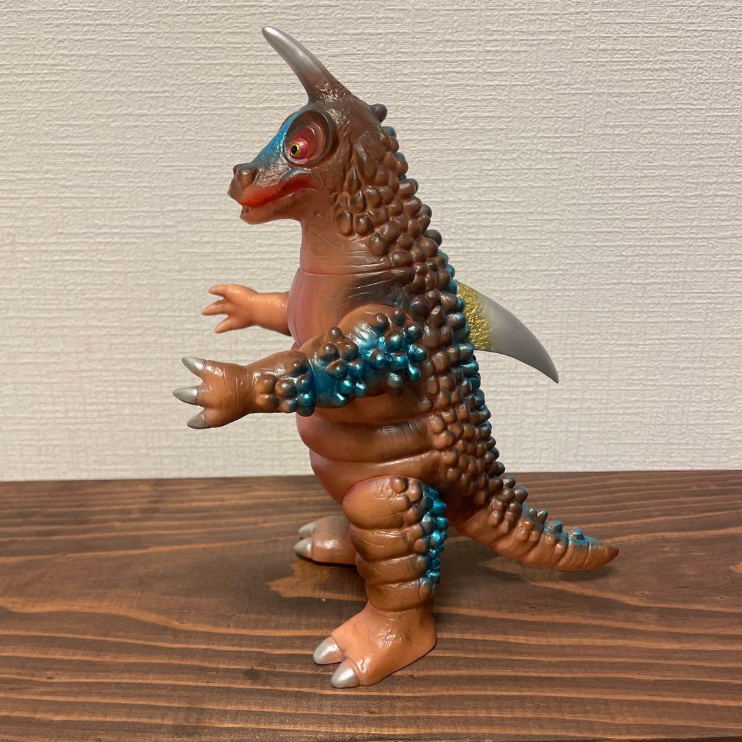 ブルマァク　ブラックギラス　ソフビ