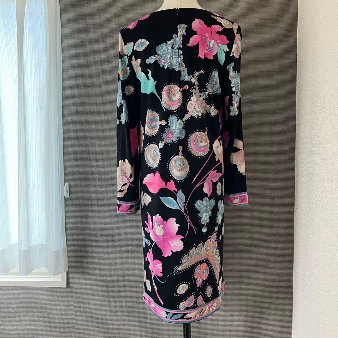 美品　レオナール　ワンピース　花柄　大きいサイズ42