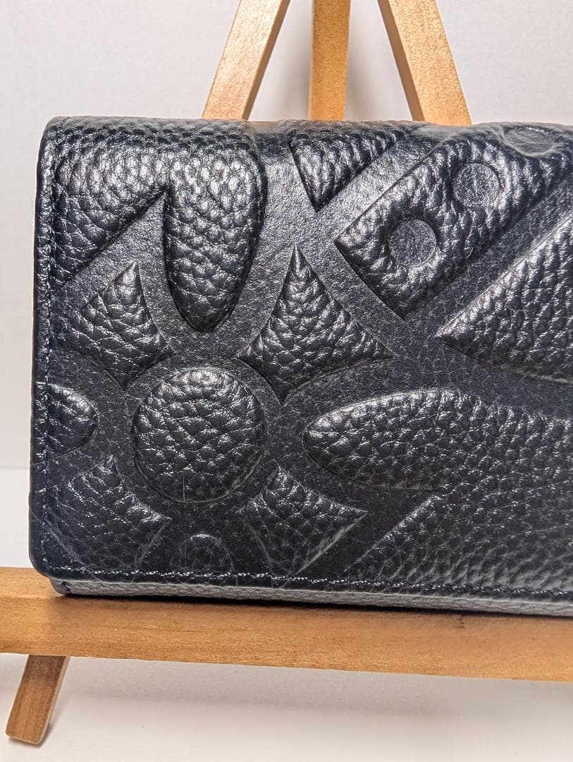 ♡新品未使用♡ ヴィヴィアンウエストウッド　三つ折り　黒　913VW111