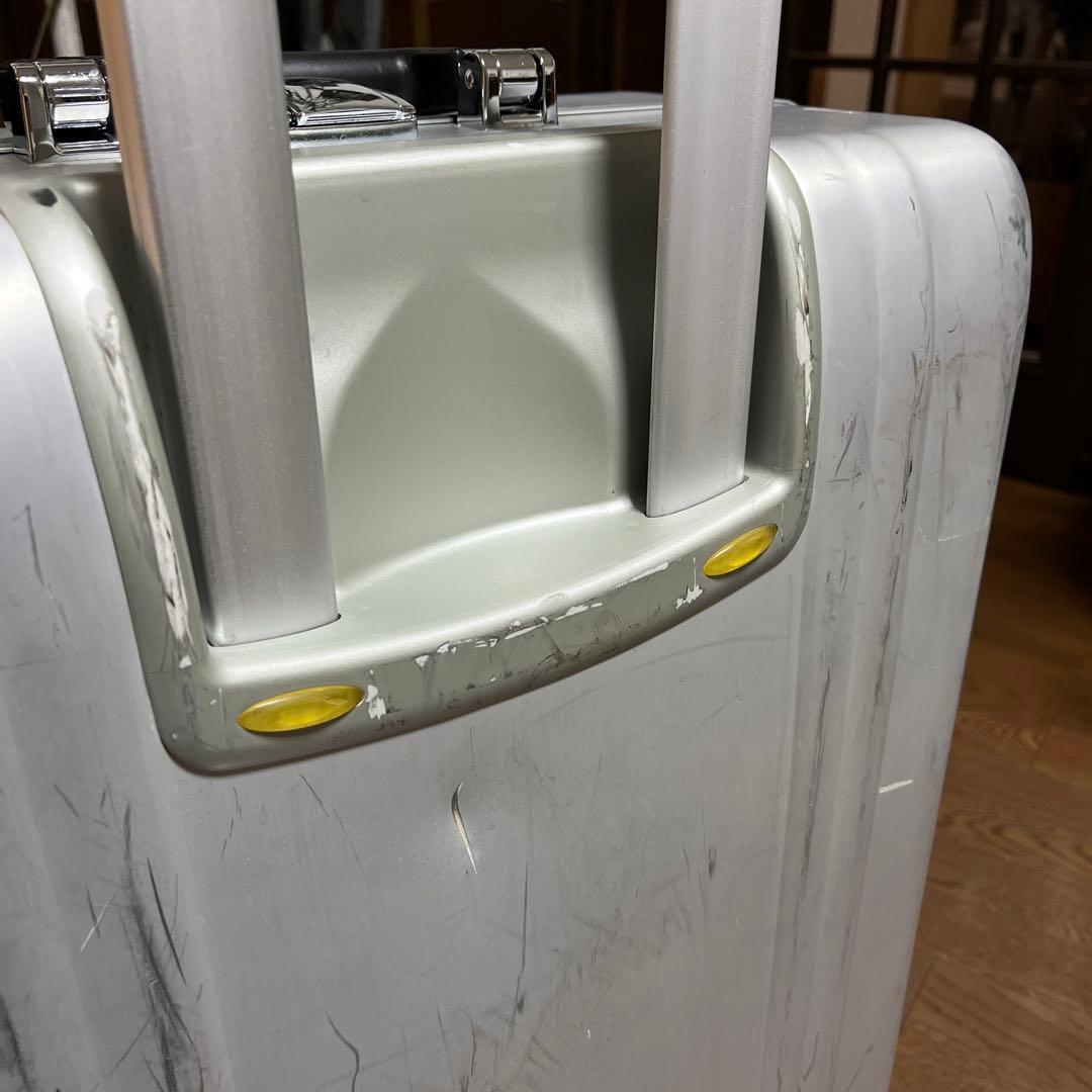 【廃盤品】頑丈です！シンプル構造　ゼロハリバートン　アルミ製キャリーケース