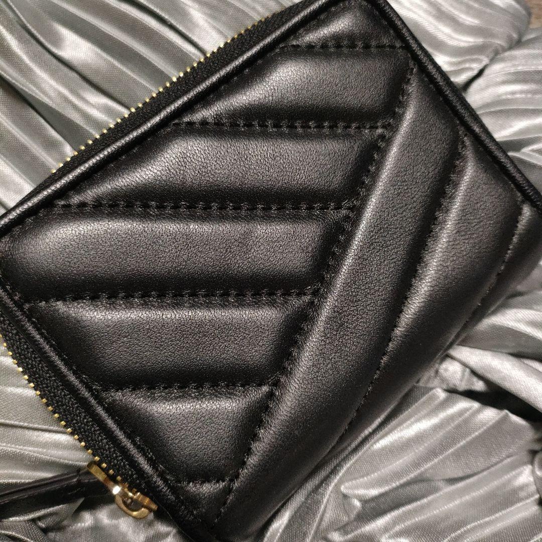 【ほぼ未使用】トリーバーチ Tory Burch ブラック 二つ折り財布