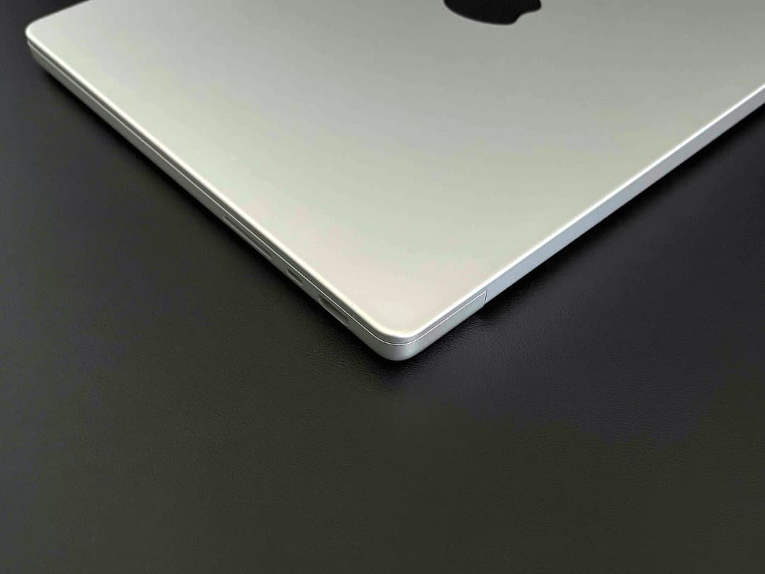 【美品】MacBook Pro 14インチ M1 Proチップ 32GB 1TB