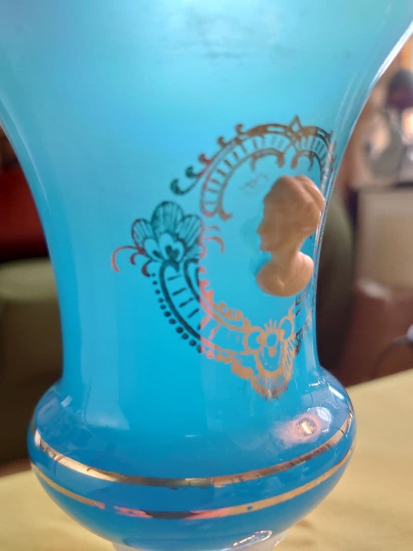 フランス　アンティークオパールオパリンガラス　フラワーベース