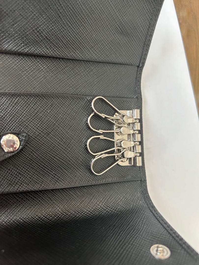 PRADA サフィアーノレザー キーケース ブラック 1PG004