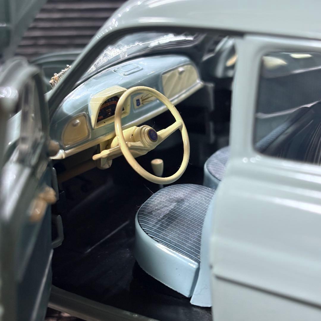 ワンオフカスタム 1/18 NOREV ルノー ドーフィン 1958