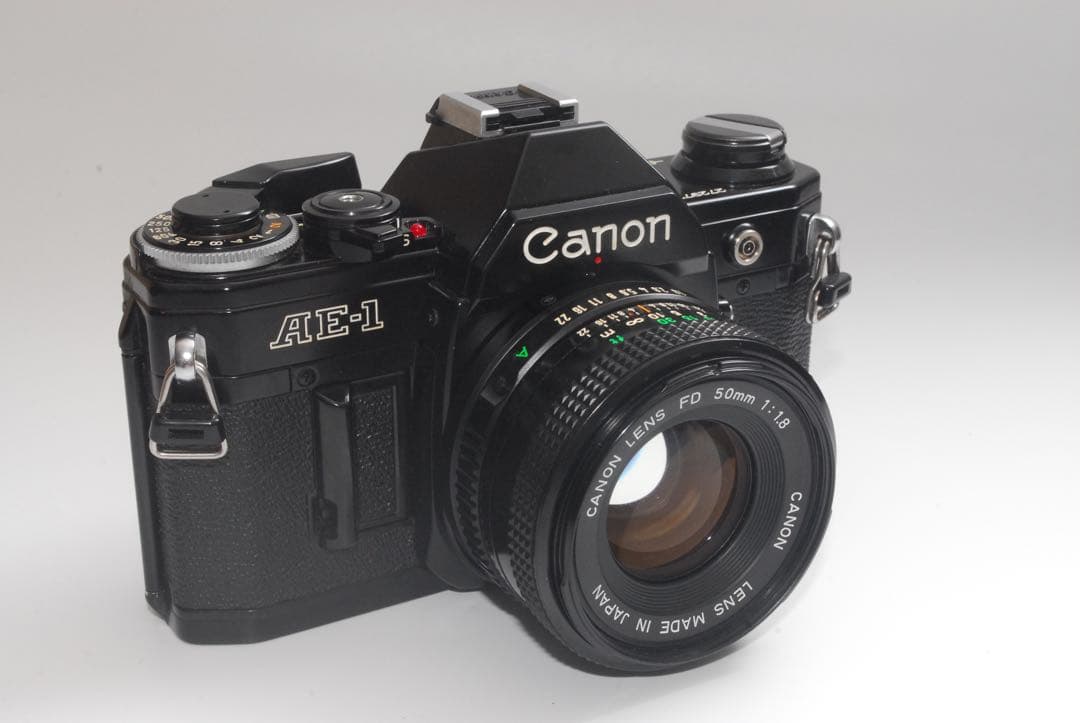 [美品]　Canon AE-1 ブラック fd 50mm f1.8