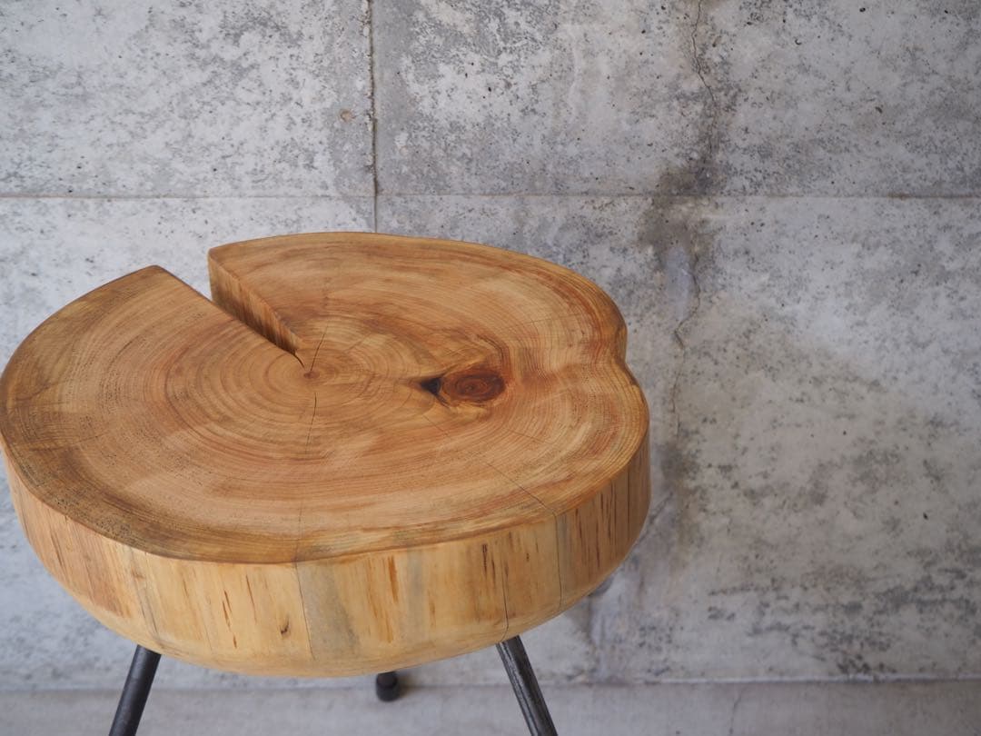 Log Primitive Tripod Stool檜・丸太・サイドテーブル