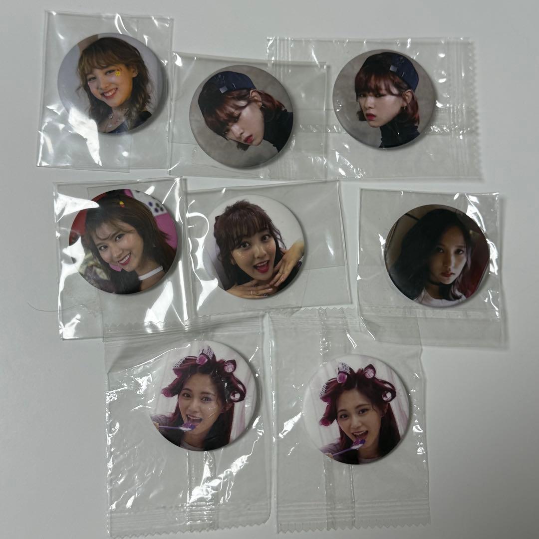 TWICE Likey 缶バッジ ナヨン、ジョンヨン、サナ、ジヒョ、ミナ、ツウィ