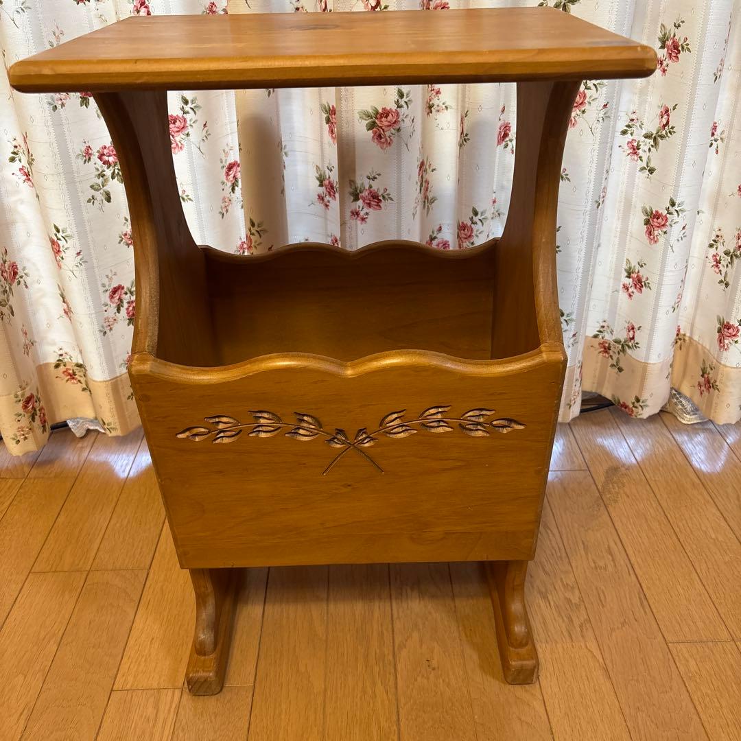 【アントステラ】　マガジンスタンド付きテーブル