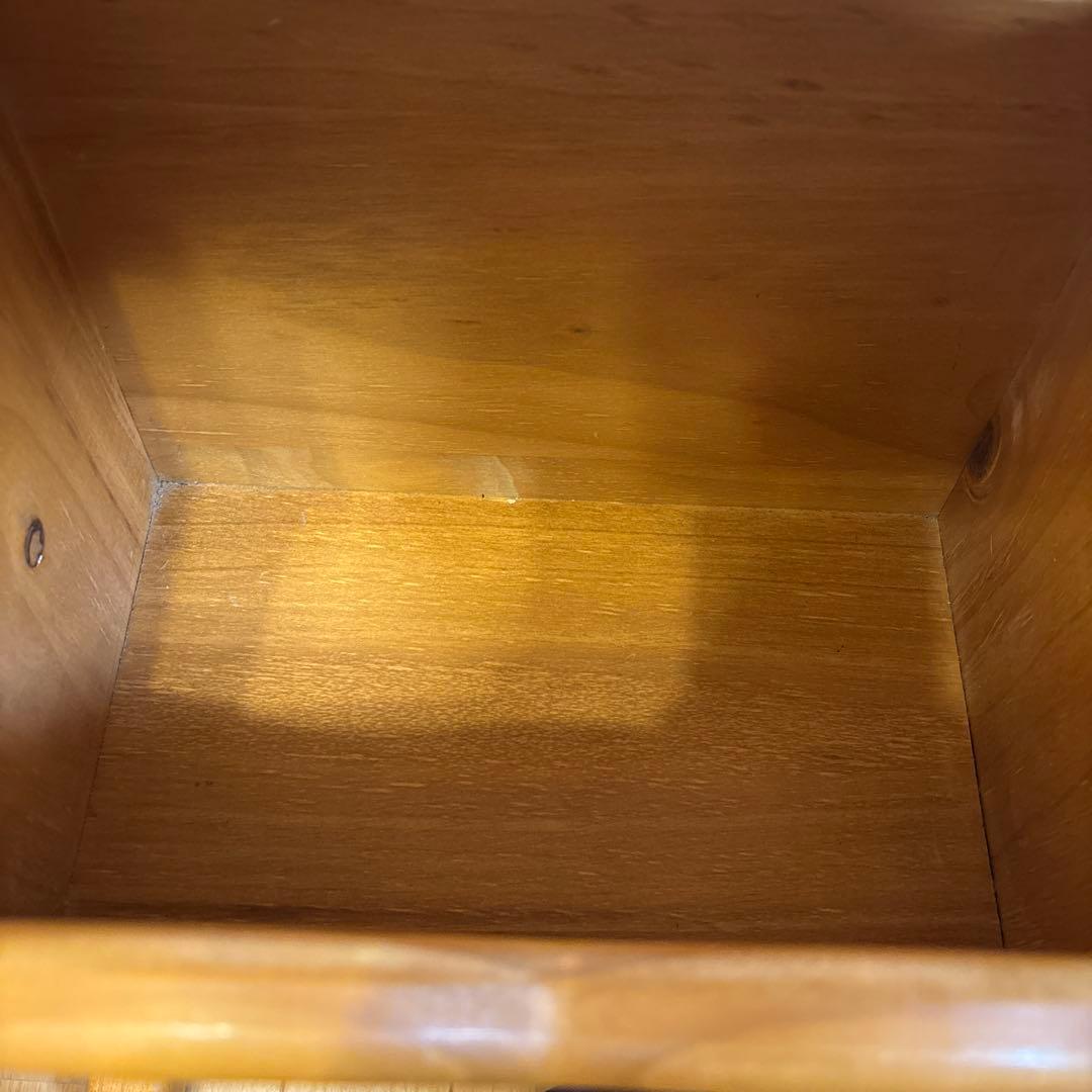 【アントステラ】　マガジンスタンド付きテーブル