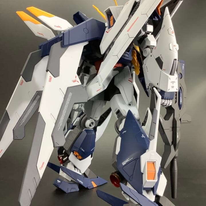 HGUC RX-105 クスィーガンダム　塗装済完成品