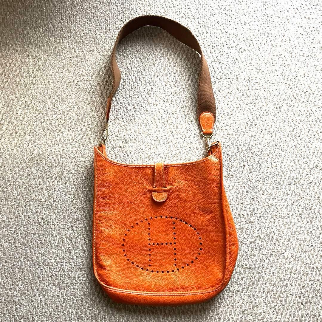 ハイクラス　オレンジレザー Hロゴ ショルダーバッグ