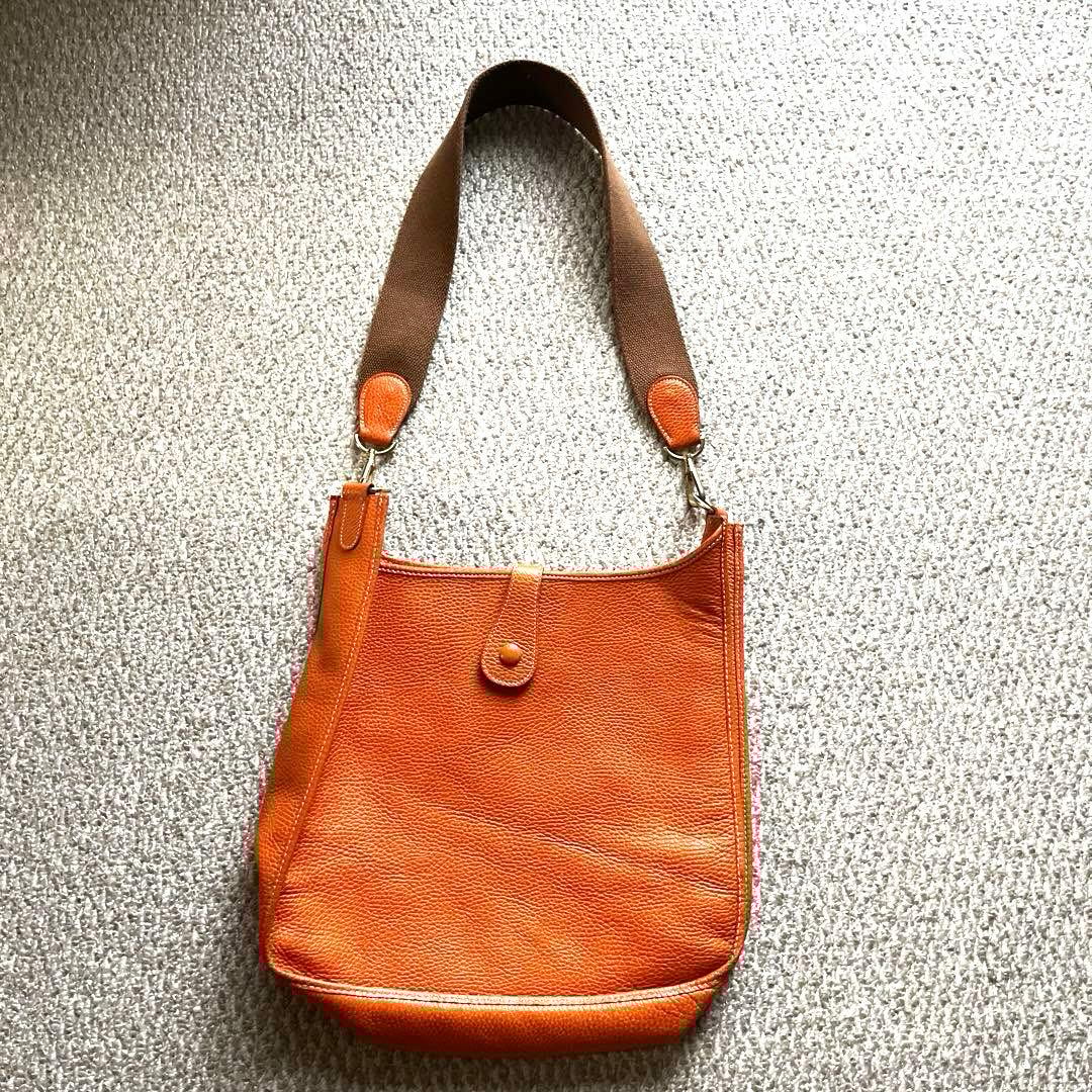 ハイクラス　オレンジレザー Hロゴ ショルダーバッグ