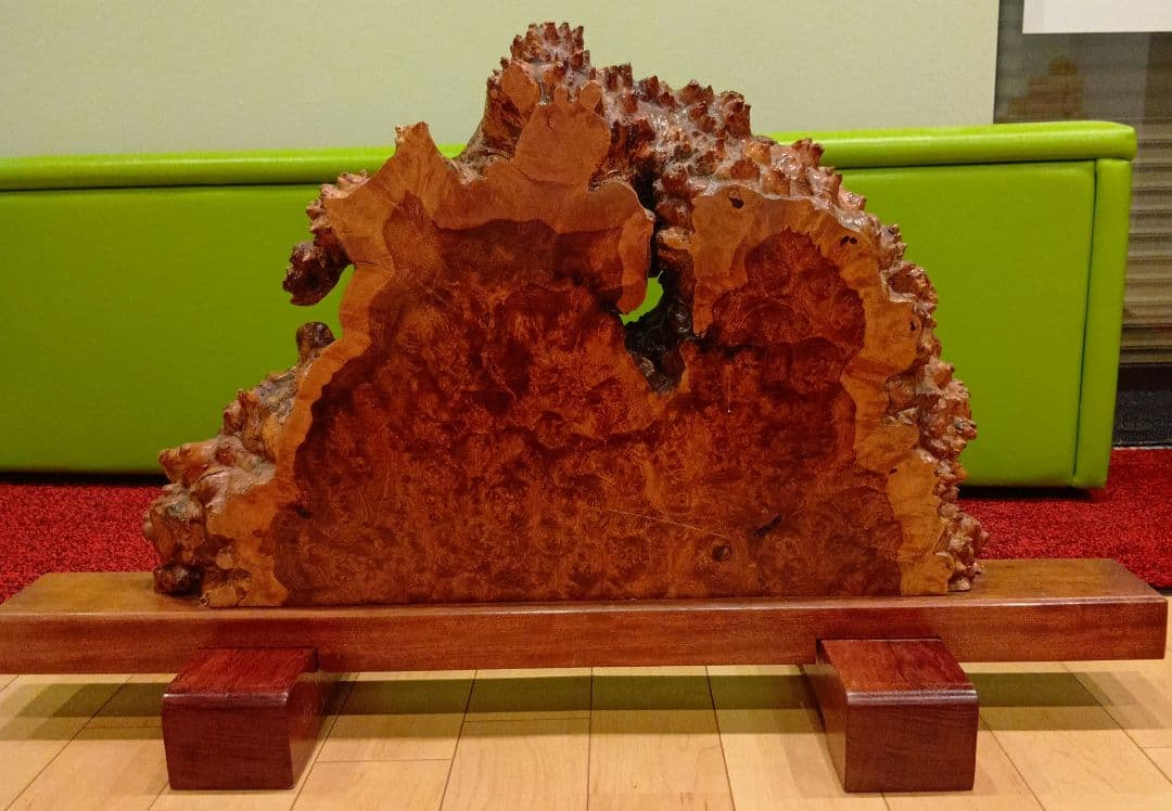 木製衝立（かりん）自然形状の木材彫刻