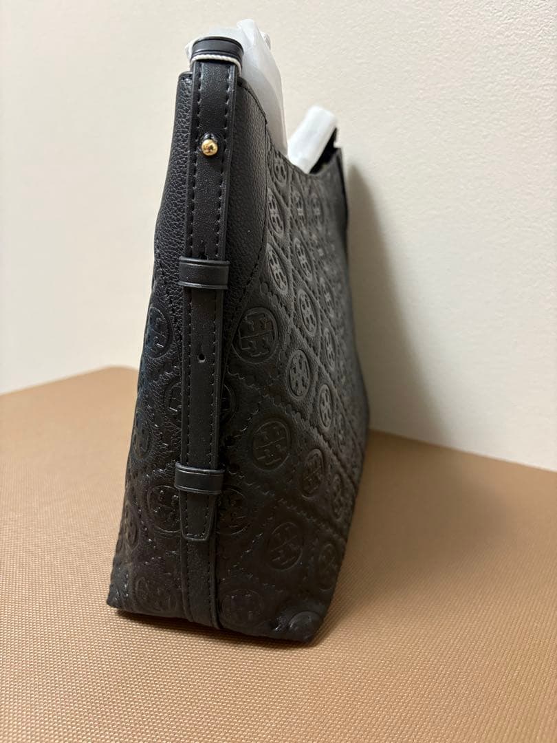 【新品】トリーバーチ　Tモノグラム ペブルド メッセンジャーバッグ