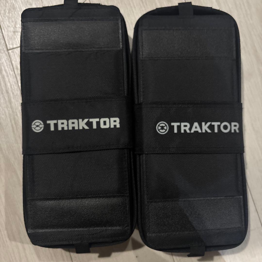 TRAKTOR KONTROL F1 2台セット　純正ケース付き