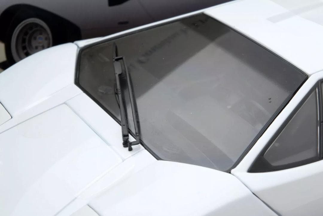 1/18 京商 ランボルギーニ カウンタック LP400 ルーフウイング付き