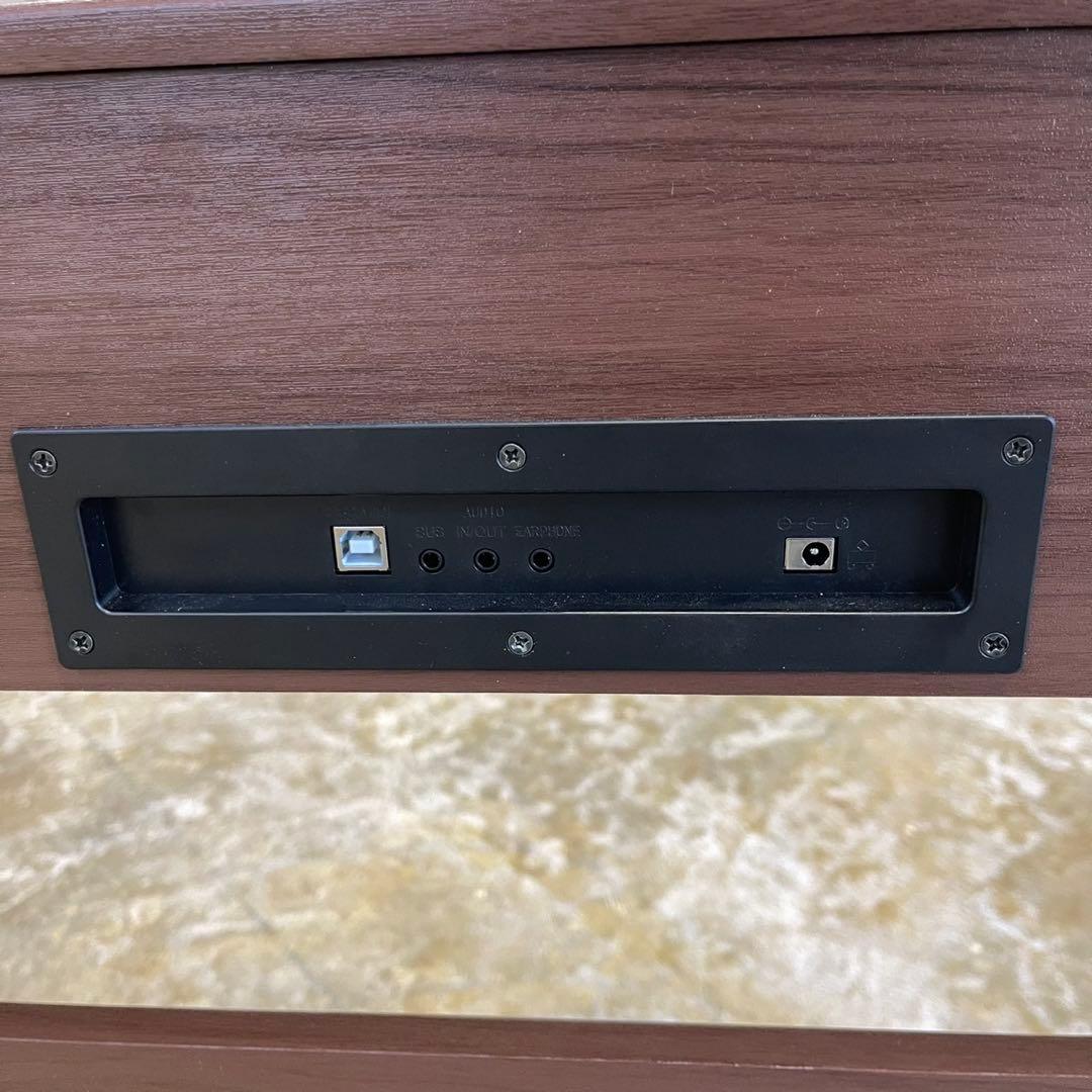 電子ピアノ88鍵盤　給電式　蓋スライド　マホガニー