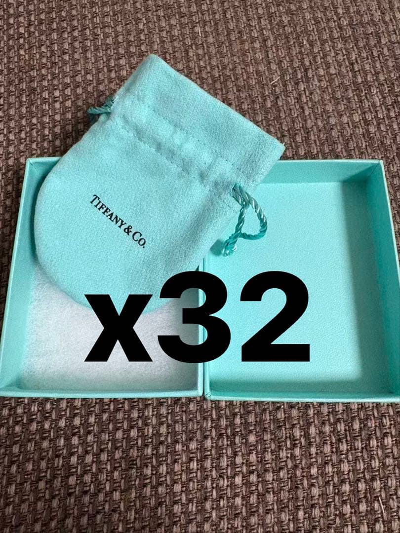 国内旧型　ティファニー空箱　巾着32セット