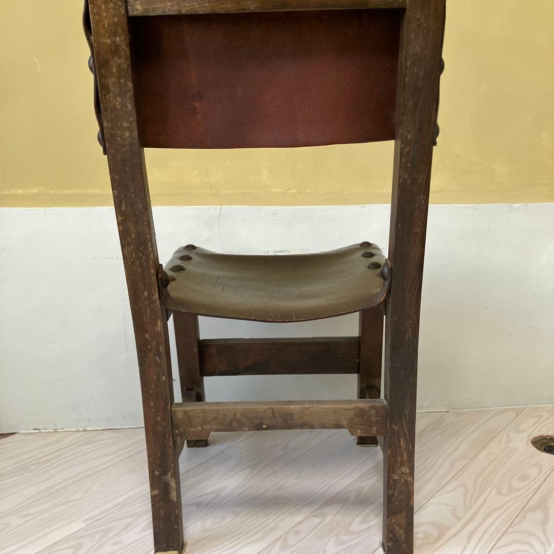 アンティーク彫刻入りダークブラウン木製椅子イギリスヴィンテージスタッズレザー