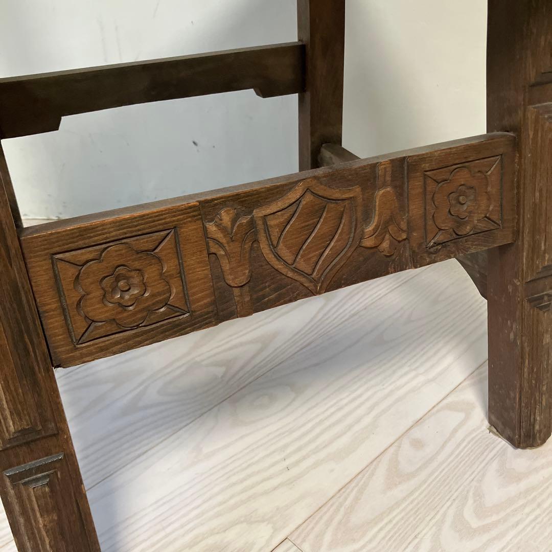 アンティーク彫刻入りダークブラウン木製椅子イギリスヴィンテージスタッズレザー